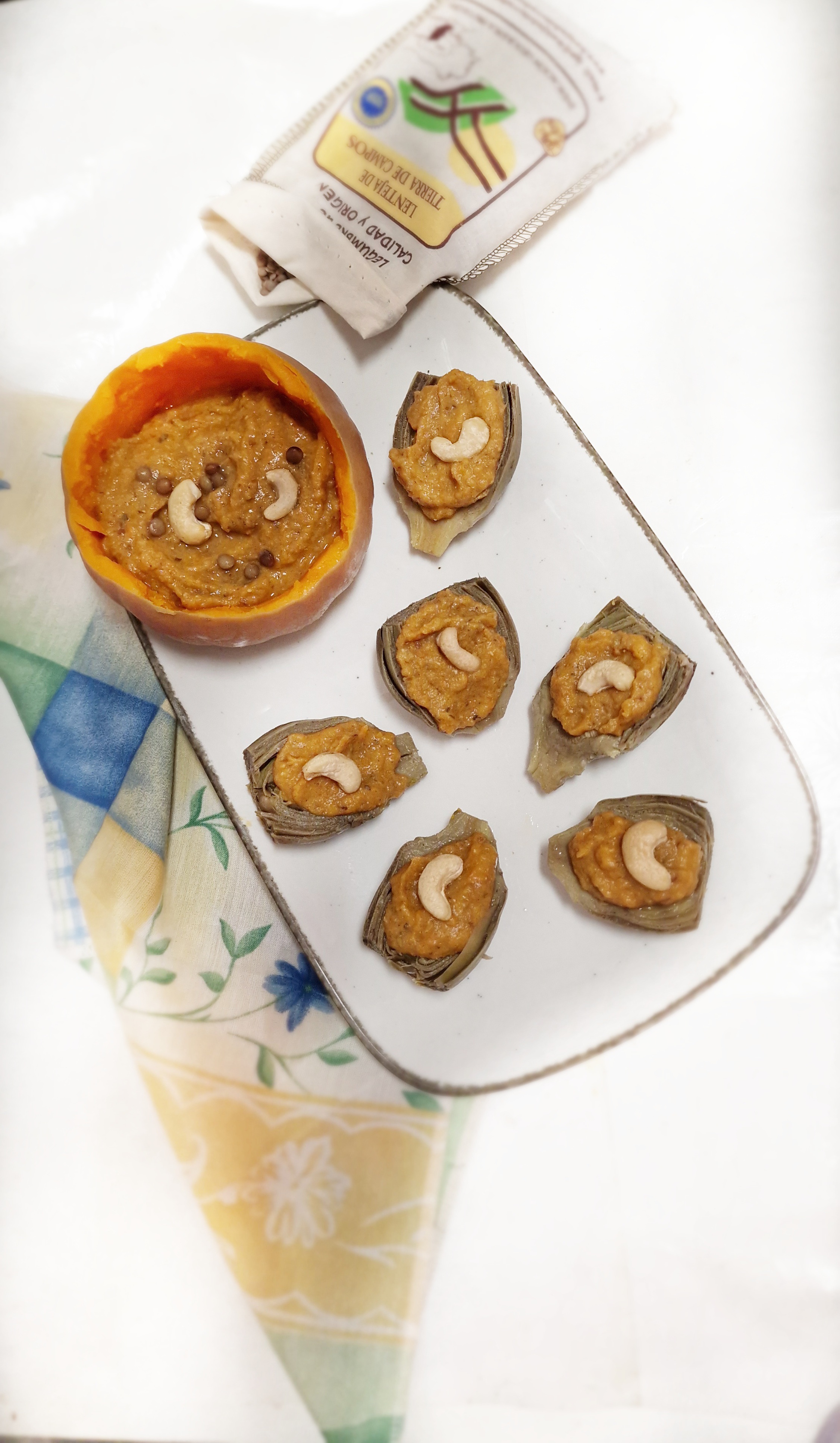 ALCACHOFAS RELLENAS DE PATÉ DE LENTEJAS